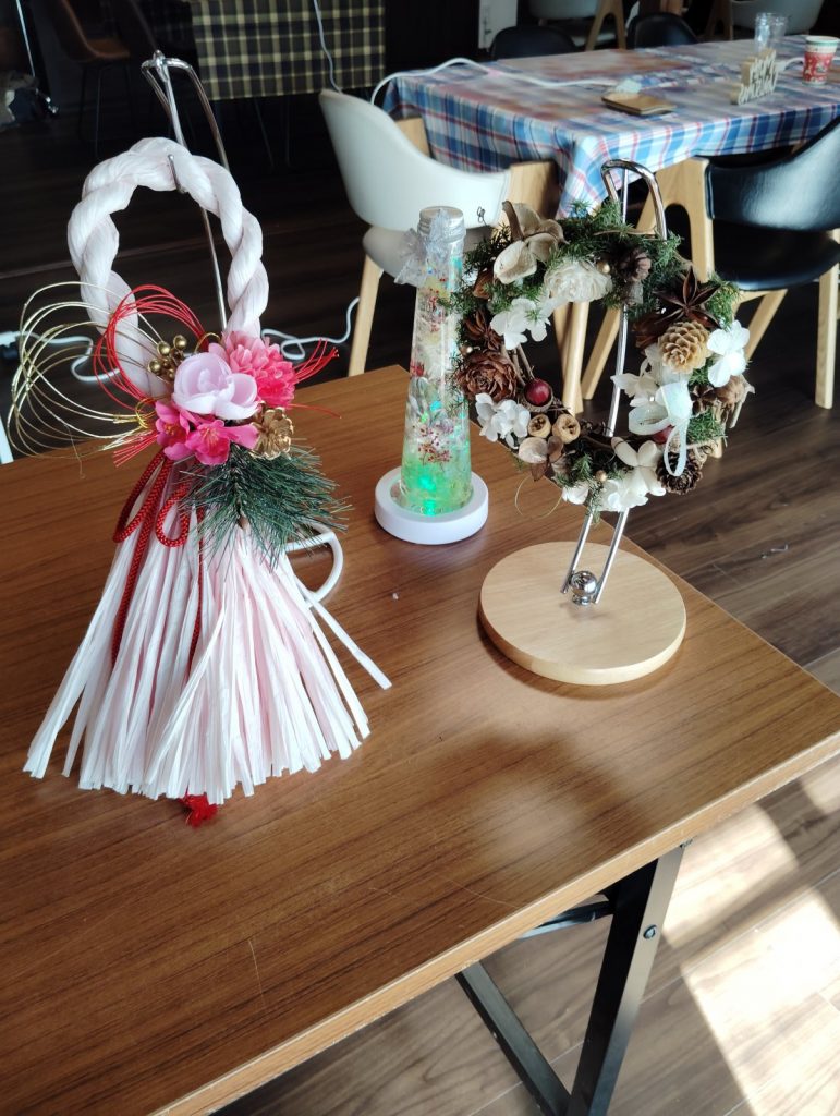 花のワークショップで作ったリースとしめ縄